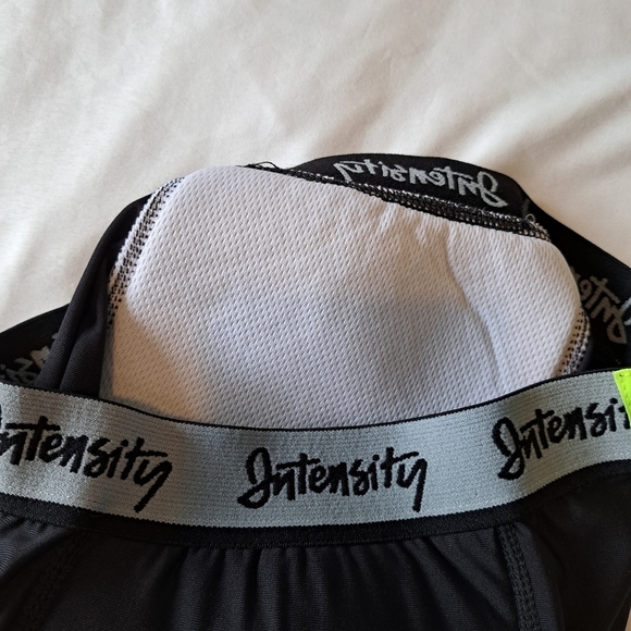 Intensity Baseball girls slider pants Size medium NWT - Picture 3 of 5